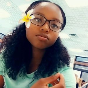 Meet your Posher, Tyazia